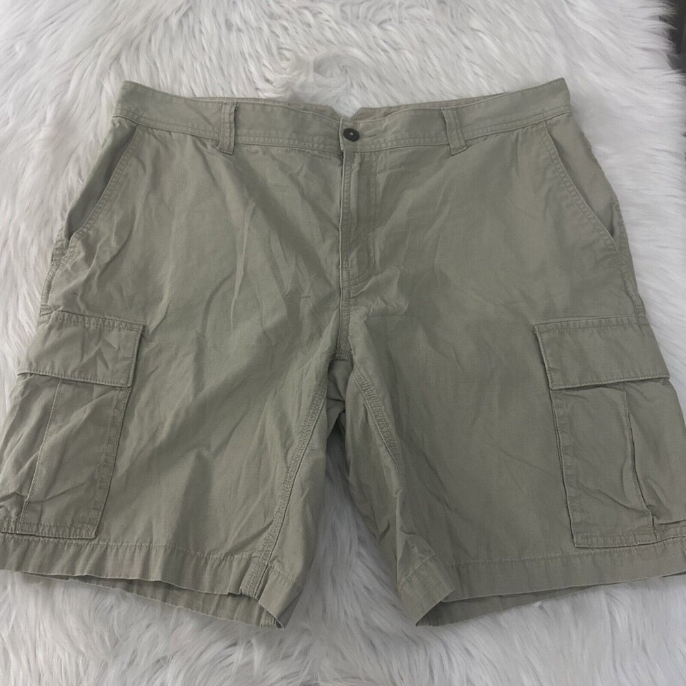 The North Face mens cargo shorts beige 38 cotton outdoors hiking